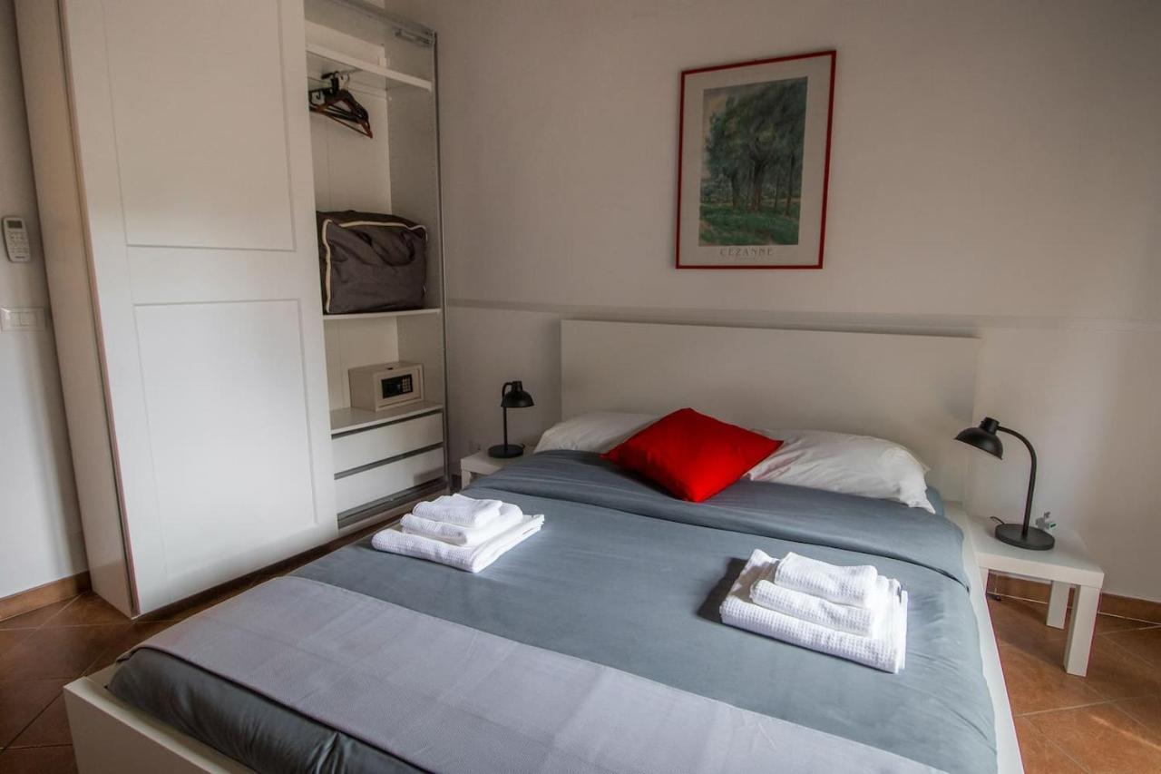 Appartement Casa Q163A Tuscolana Next To Metro à Rome Extérieur photo